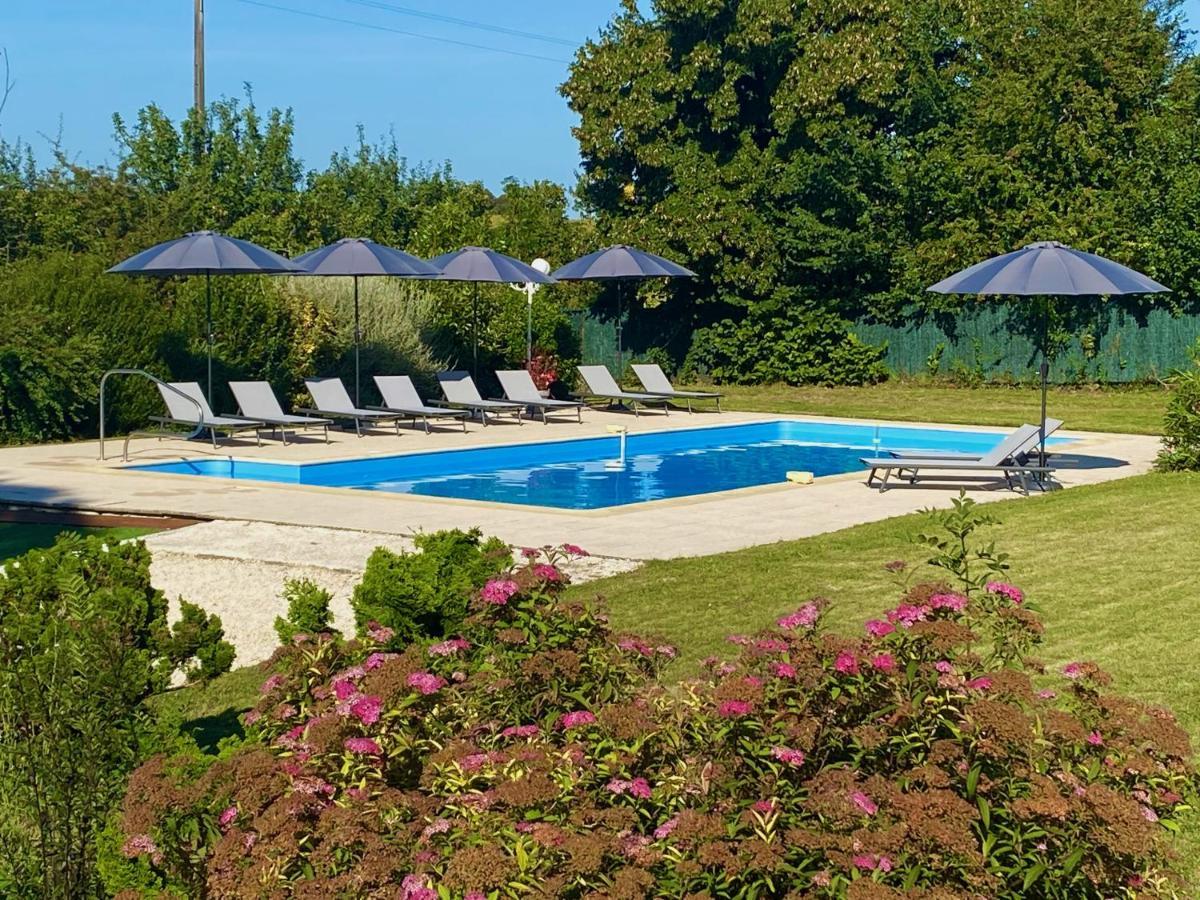 Le Petit Bleu Chambre D'Hotes Bourg-de-Visa Bagian luar foto